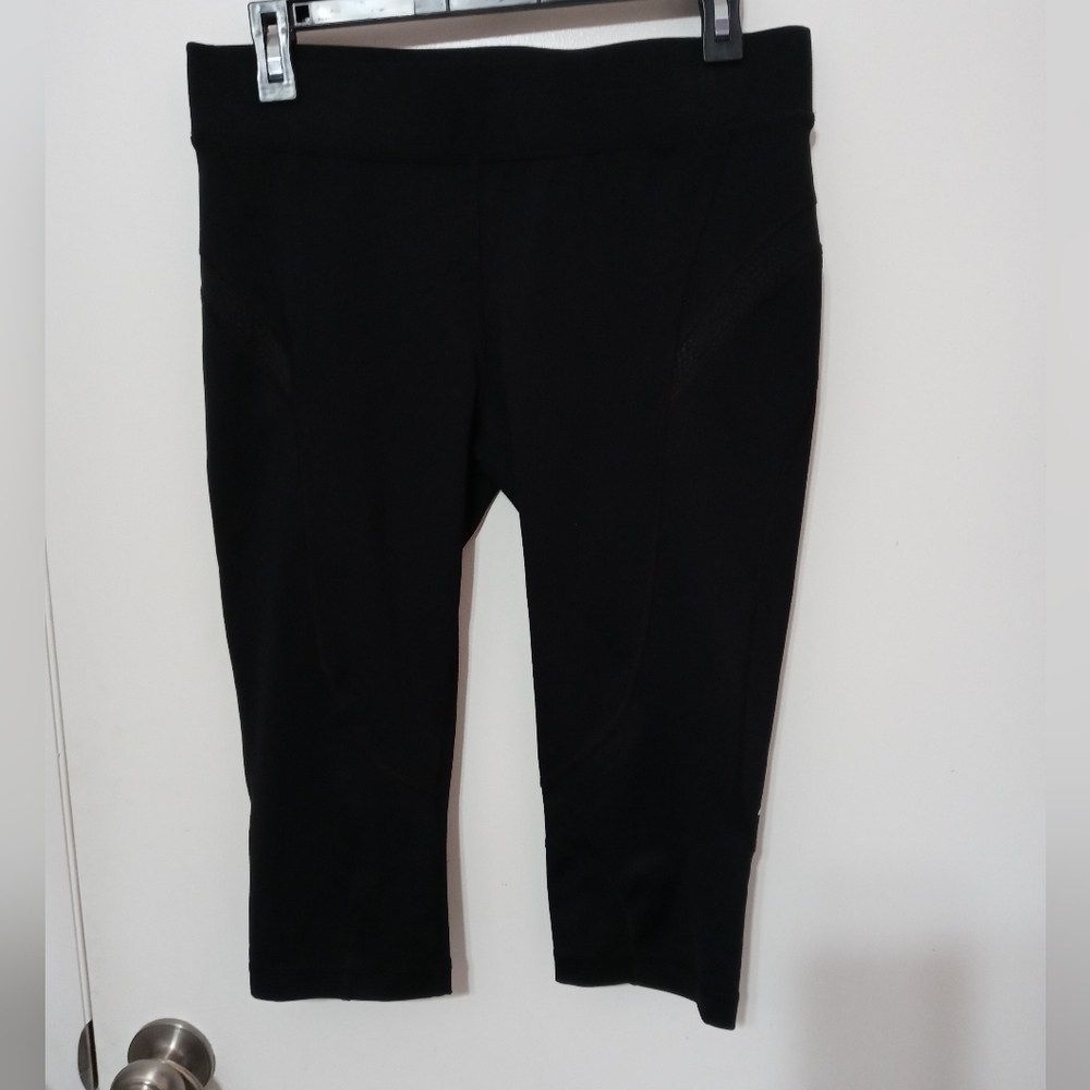 Fila Sport Running Performance Black Cropped Jogger Leggings Reflectors on legs